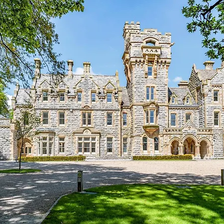 The Theobold Stone Cross Mansion Apartment