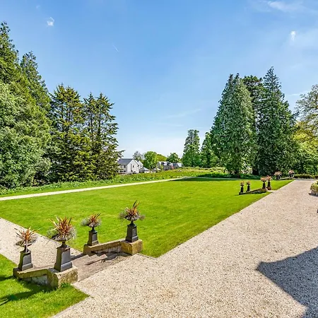 The Theobold Stone Cross Mansion Apartment