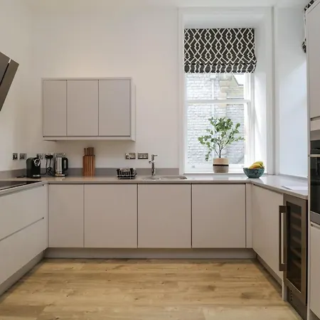 The Theobold Stone Cross Mansion Daire Ulverston