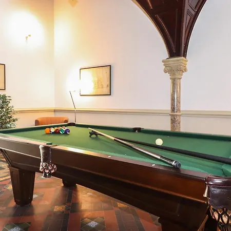 The Theobold Stone Cross Mansion Daire Ulverston