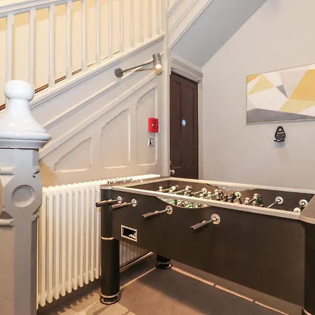 The Theobold Stone Cross Mansion Apartment *