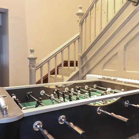 Daire The Theobold Stone Cross Mansion *