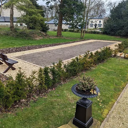 The Theobold Stone Cross Mansion Daire *