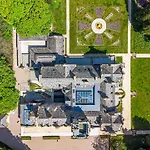 The Theobold Stone Cross Mansion Appartement